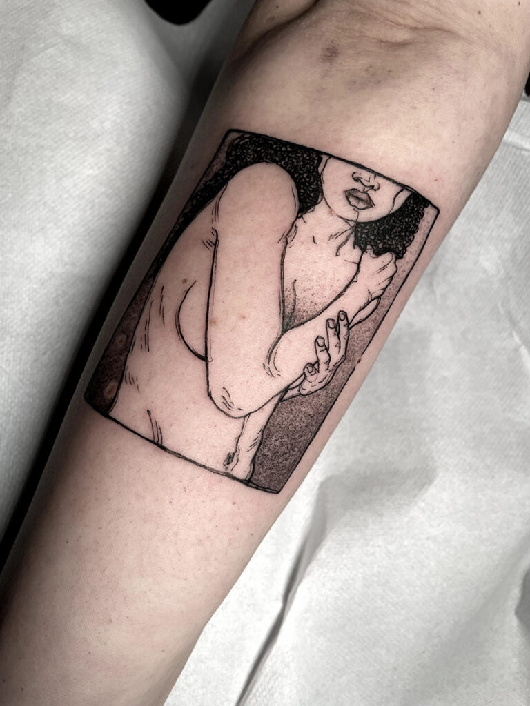 tatuaggio etching corpo