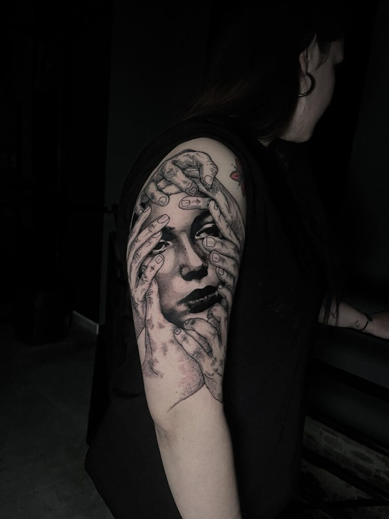 tatuaggio surrealistico