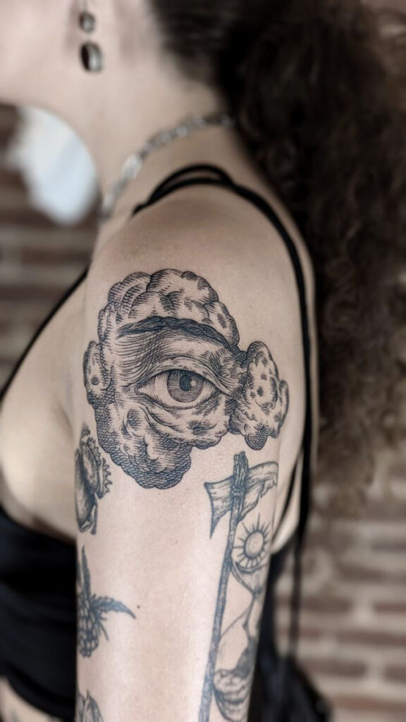 tattoo surrealistico occhio