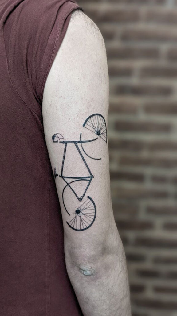 tattoo blackwork bicicletta